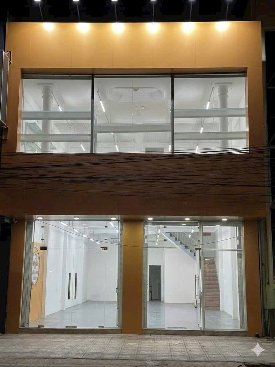 Коммерческое помещение 200 м², ул. 2/4